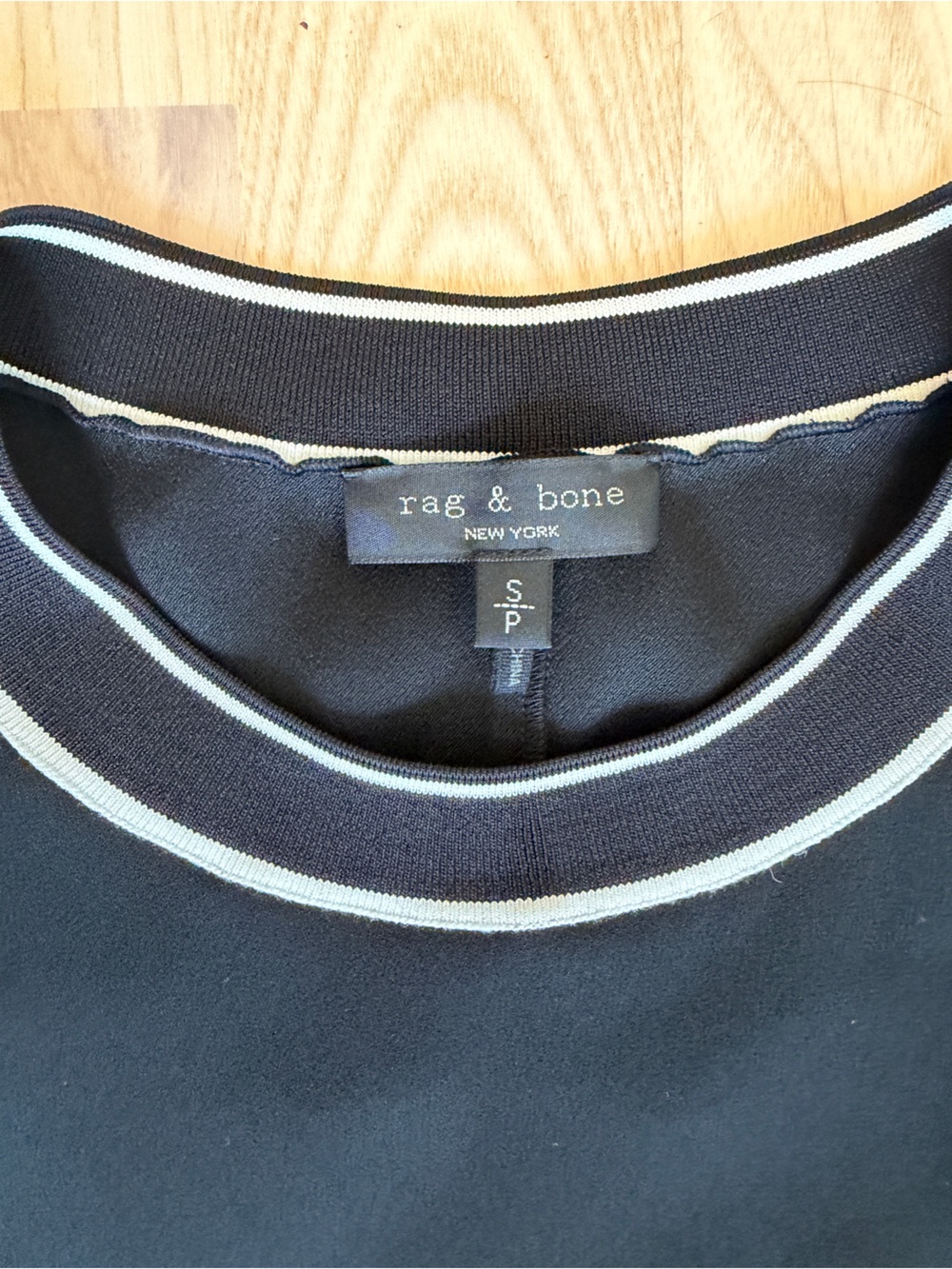 rag & bone Black Short-Sleeve Loose Fit Mini Dress with White Trim - Picture 3 of 4